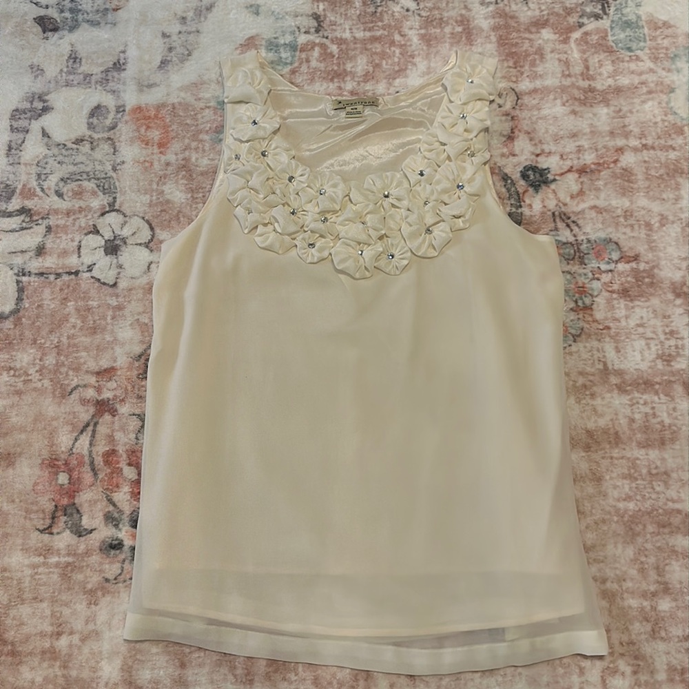 Women’s forever 21 cream sleeveless blouse with flowers with rhinestones, size M